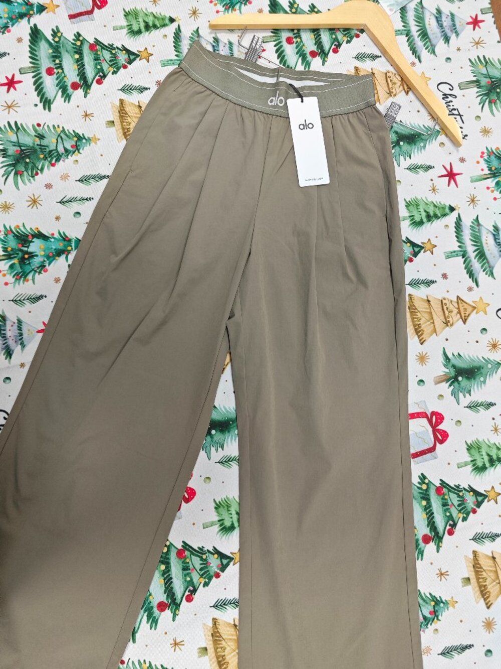 ALO Yoga Suit Up Trouser Olive(Regular 30”)🍻Lightweight Relaxed Fit Minimalist - Picture 4 of 7